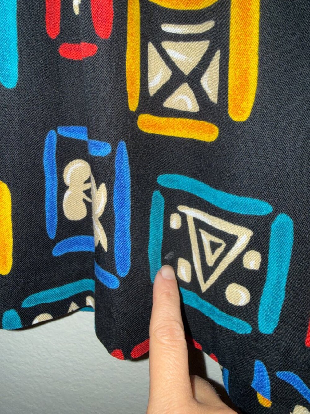 Vintage 90s Worthington Bright Geometric Print Pleated Relaxed High Rise Shorts - Picture 4 of 8
